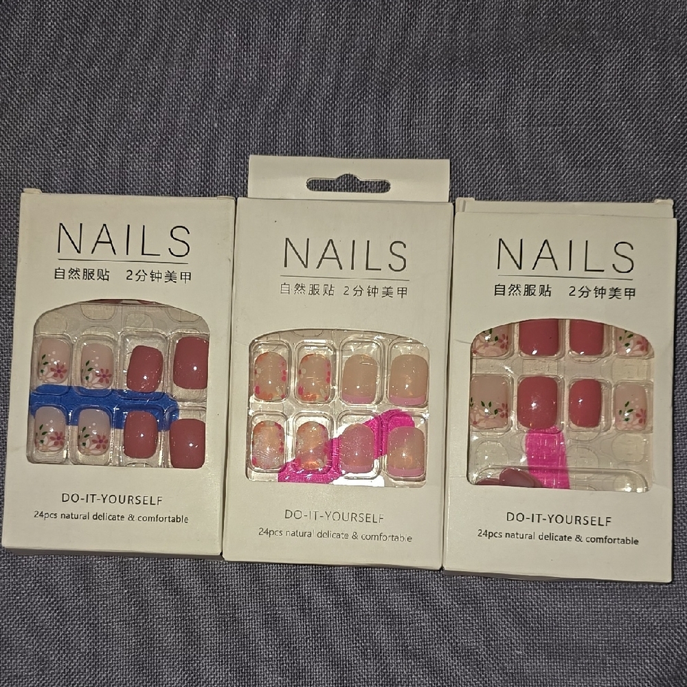 3 DIY Press-On Nail Sets in Pink & Cream with Floral Design